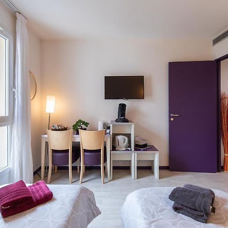 Tithome 1 - Gare, Centre Ville, Vue Montagne Et Chateau Lourdes Bagian luar foto