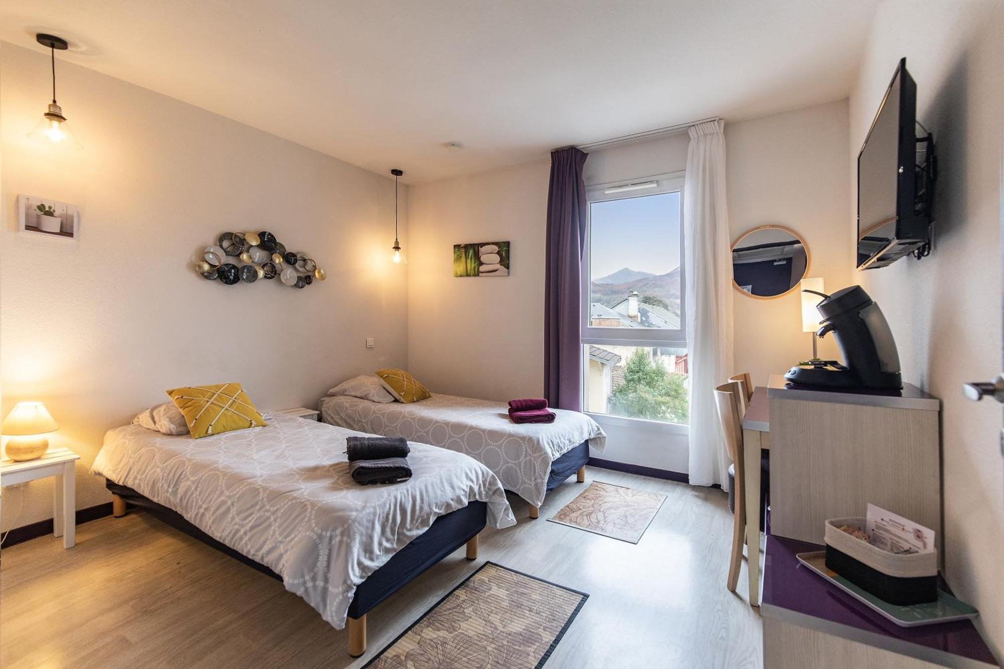 Tithome 1 - Gare, Centre Ville, Vue Montagne Et Chateau Lourdes Bagian luar foto