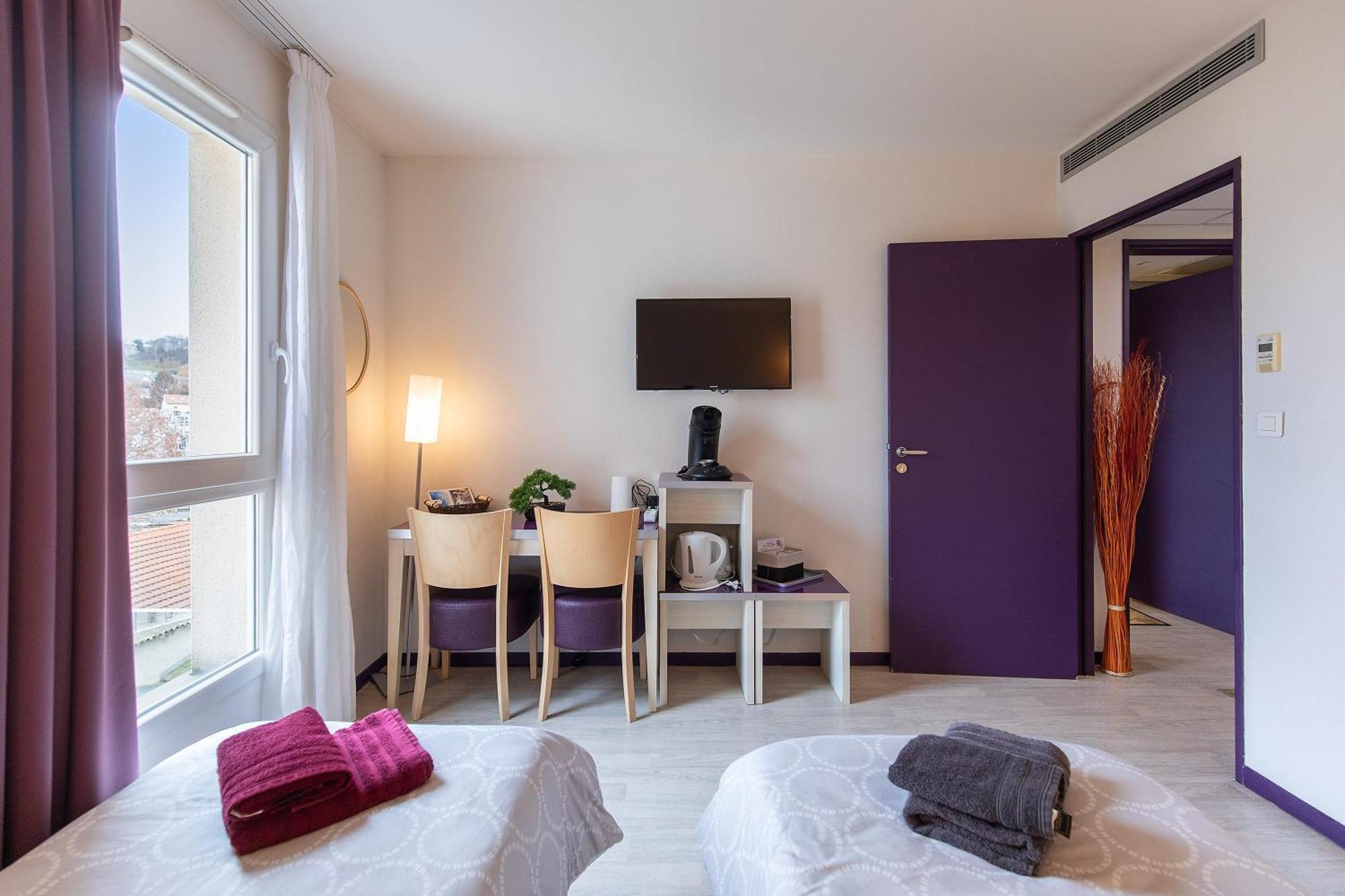 Tithome 1 - Gare, Centre Ville, Vue Montagne Et Chateau Lourdes Bagian luar foto